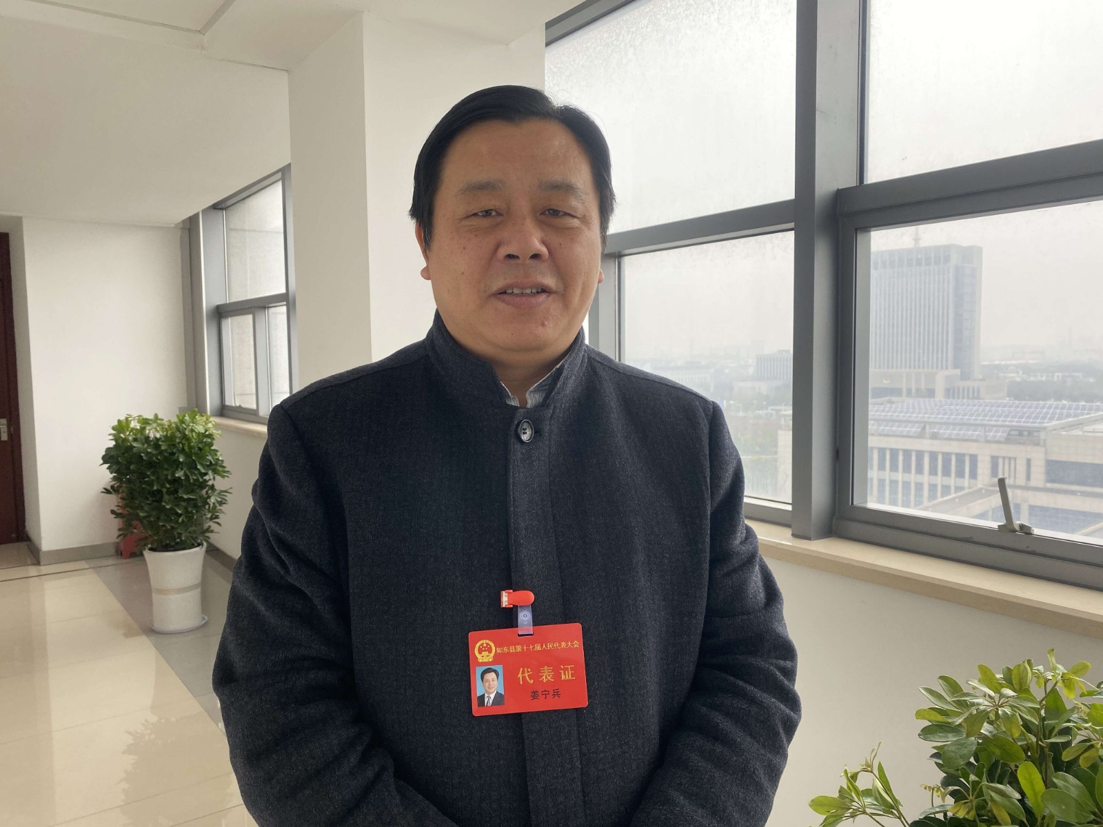 1月18日 星期六 （二版） 聚焦發(fā)展建真言  關(guān)注民生獻良策，縣人大代表  姜寧兵。.jpg