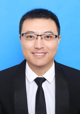 彭  振.png